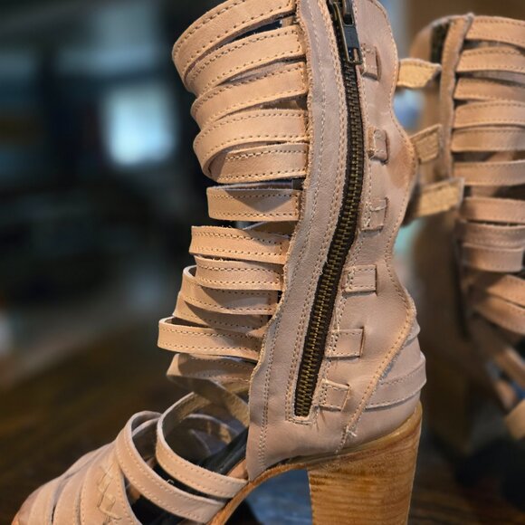 Freebird Makayla - Picture 3 of 6